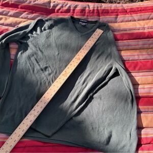 Eddie Bauer Men's V-Neck Sweater in Olive